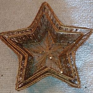 Gold Star baskets. 🎁🎁 Set of 2 different coordinating sizes🎄🎄NWOT